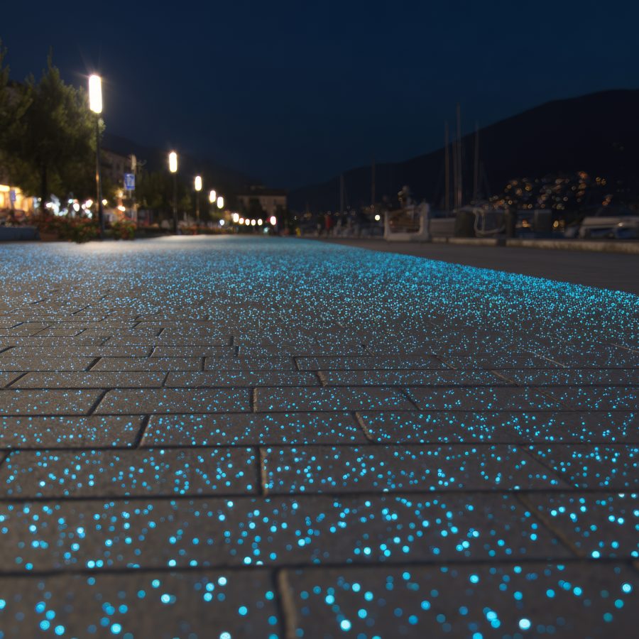 Pavimentazioni fotoluminescenti Glow in the Dark Sassi di Luce